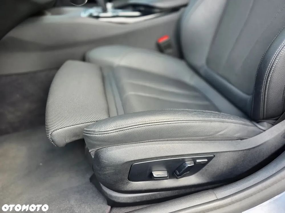 BMW Seria 5 520i GPF Sport Line sport - 22