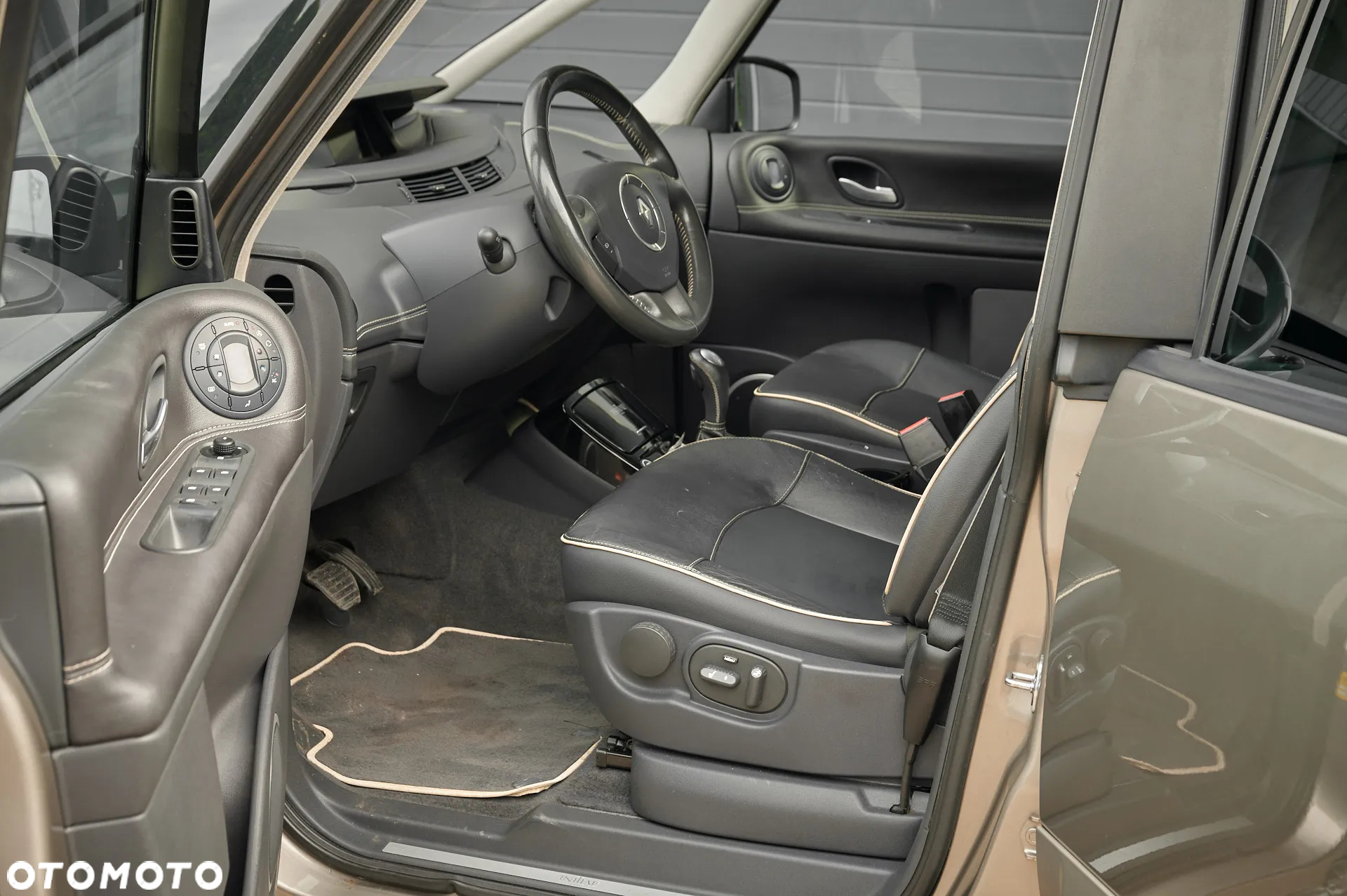 Renault Espace 2.0 dCi 175 FAP Initiale - 10