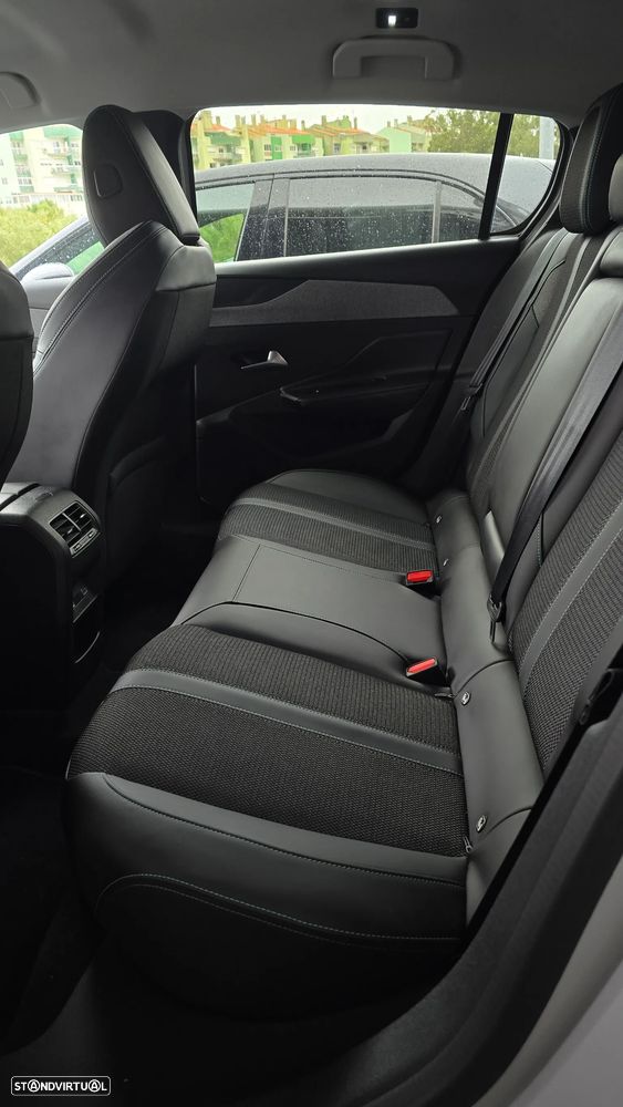 Peugeot 308 1.6 Hybrid Allure e-EAT8 - 9