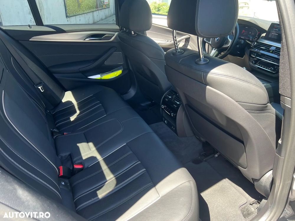 BMW Seria 5 530e Aut. Luxury Line - 13
