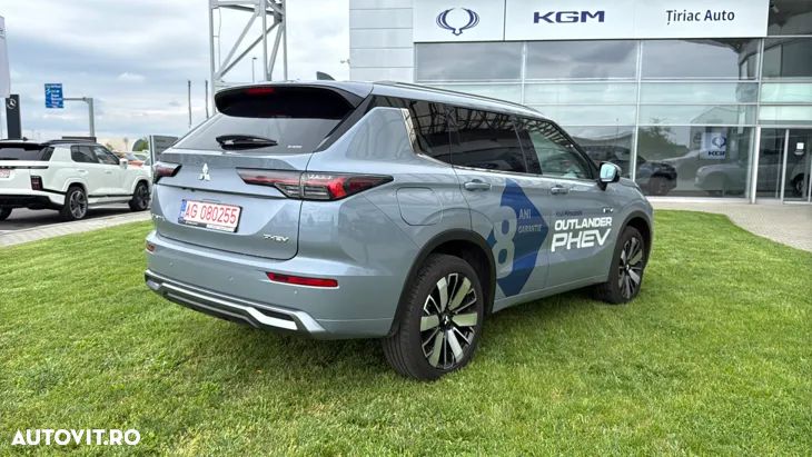 Mitsubishi Outlander 2.4 4WD Plug-In Hybrid Top - 5