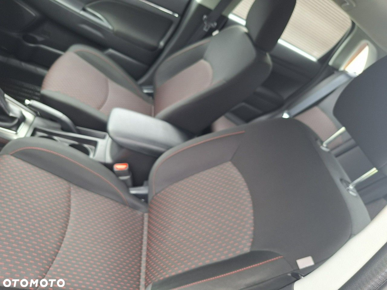 Mitsubishi ASX - 13