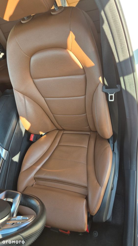 Mercedes-Benz GLC 300 de 4-Matic Business Edition - 4