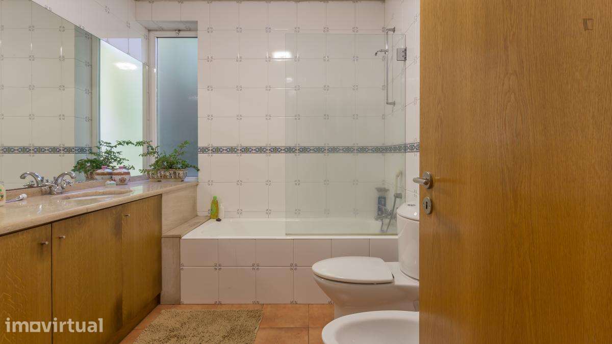 Quarto - localizado em Vila nova de gaia - Grande imagem: 4/23