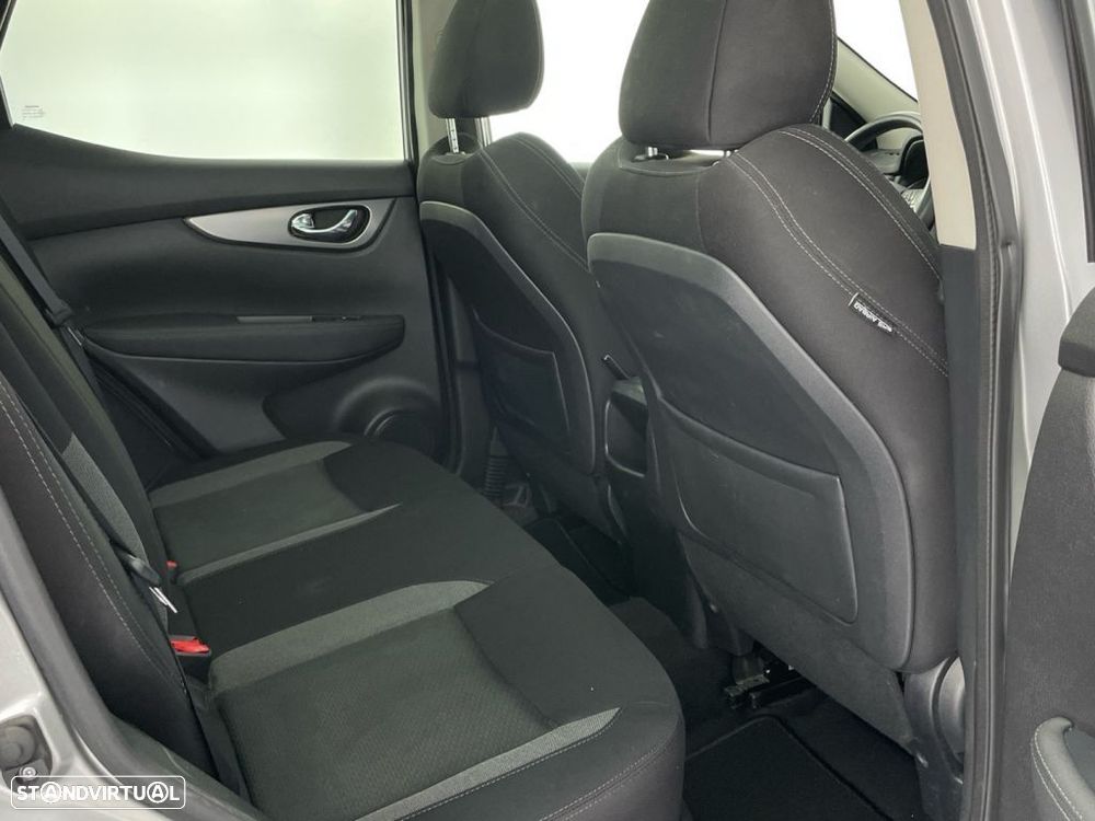 Nissan Qashqai 1.3 DIG-T N-Connecta - 24