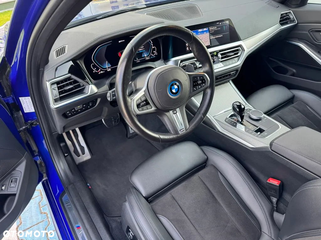 BMW Seria 3 330e M Sport sport - 16