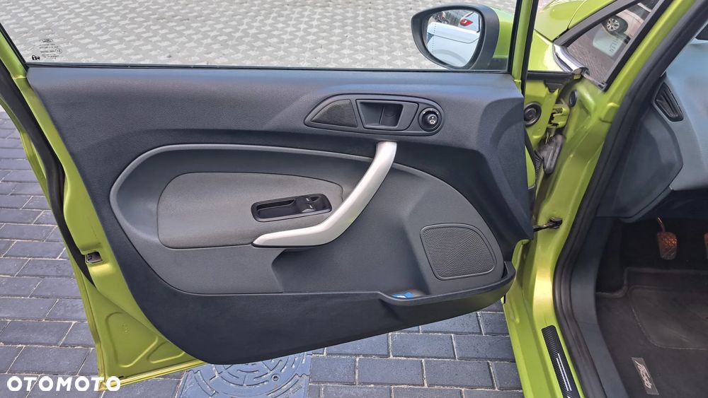 Ford Fiesta - 21