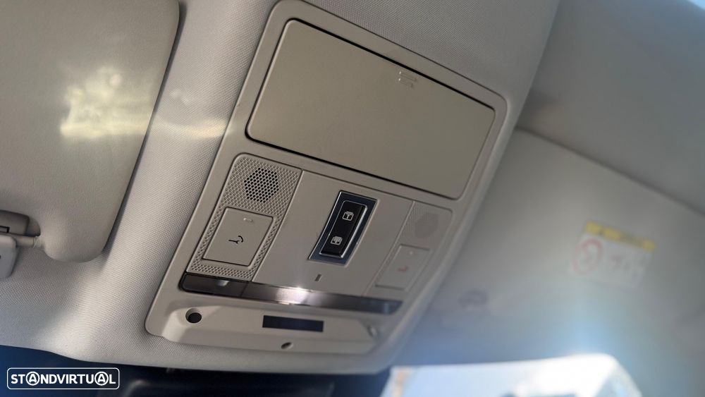 Land Rover Discovery Sport 2.0 eD4 SE - 26