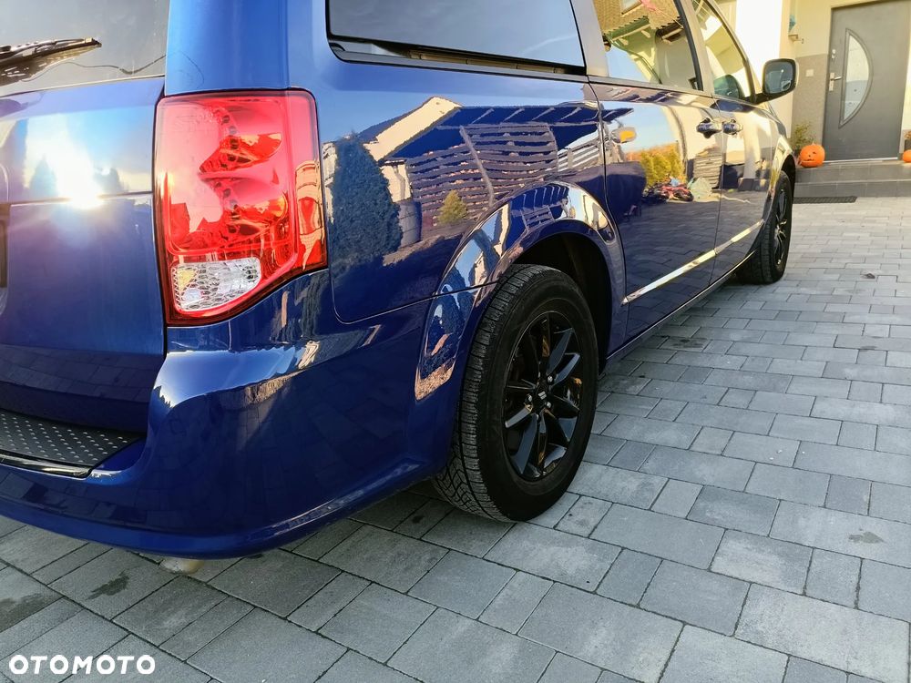 Dodge Grand Caravan 3.6 R/T - 14
