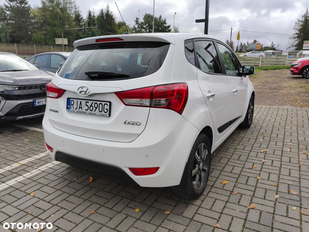 Hyundai ix20 1.6 BlueDrive Classic + - 7