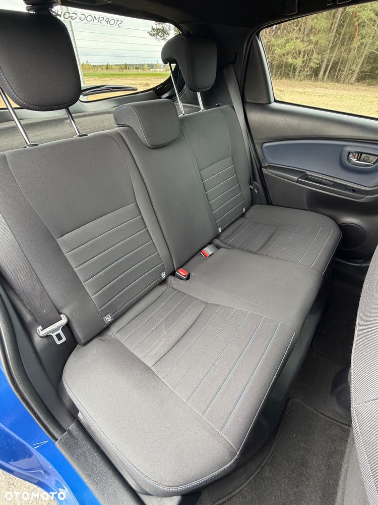 Toyota Yaris Hybrid 100 Selection - 33