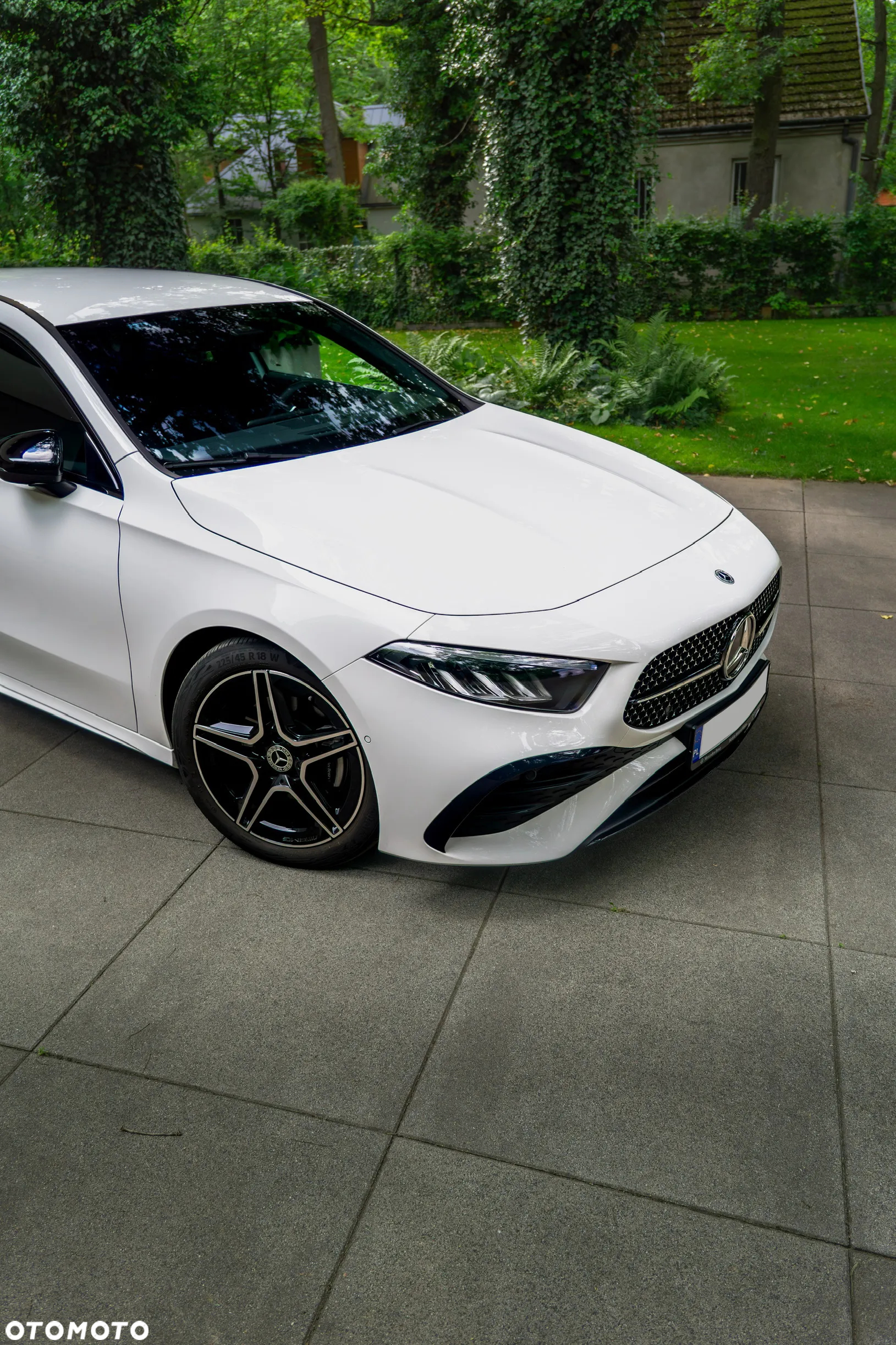 Mercedes-Benz Klasa A 200 AMG Line 7G-DCT - 3