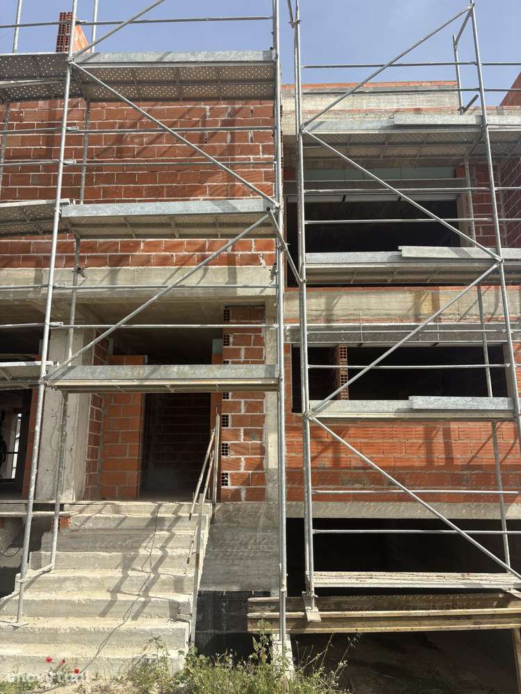 Moradia T4 com piscina e jardim em Montijo - Grande imagem: 2/24