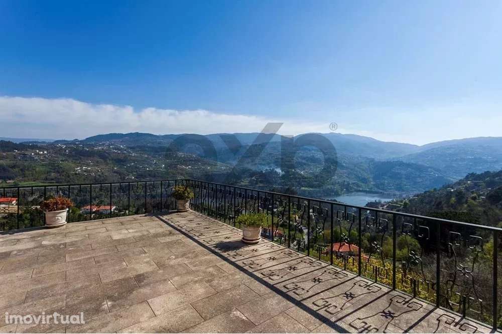 MORADIA T2+4 COM PISCINA E VISTAS PARA O RIO DOURO - Grande imagem: 2/60