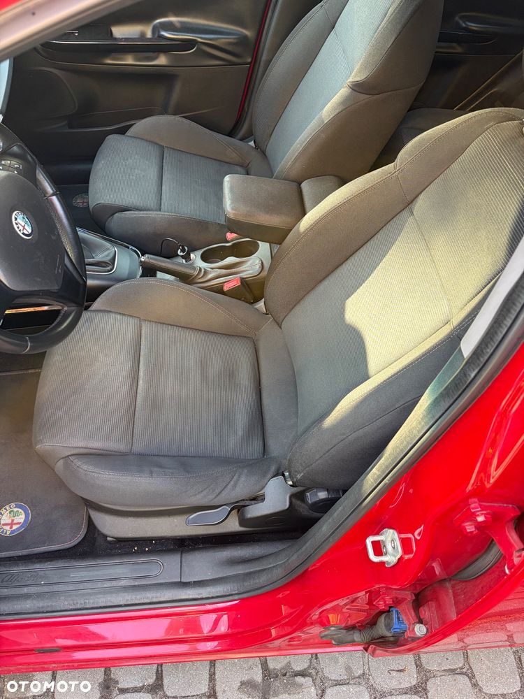 Alfa Romeo Giulietta 2.0 JTDM Distinctive - 29