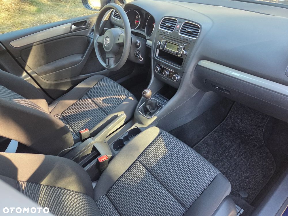 Volkswagen Golf - 6
