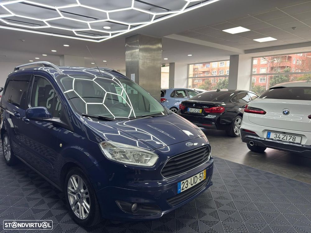 Ford Tourneo Courier 1.0 EcoBoost Titanium - 4
