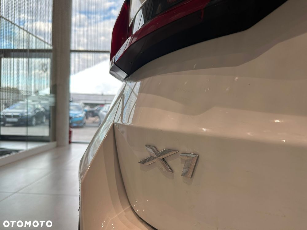 BMW X1 sDrive18i xLine - 12
