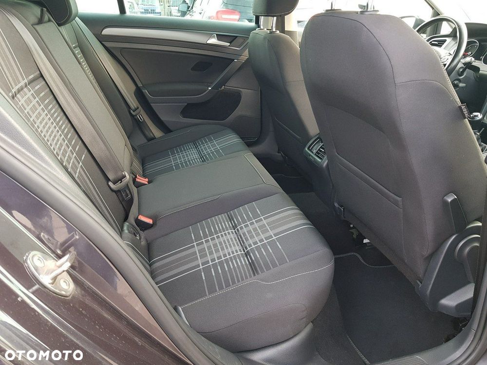 Volkswagen Golf 1.6 TDI BlueMotion Technology Lounge - 16