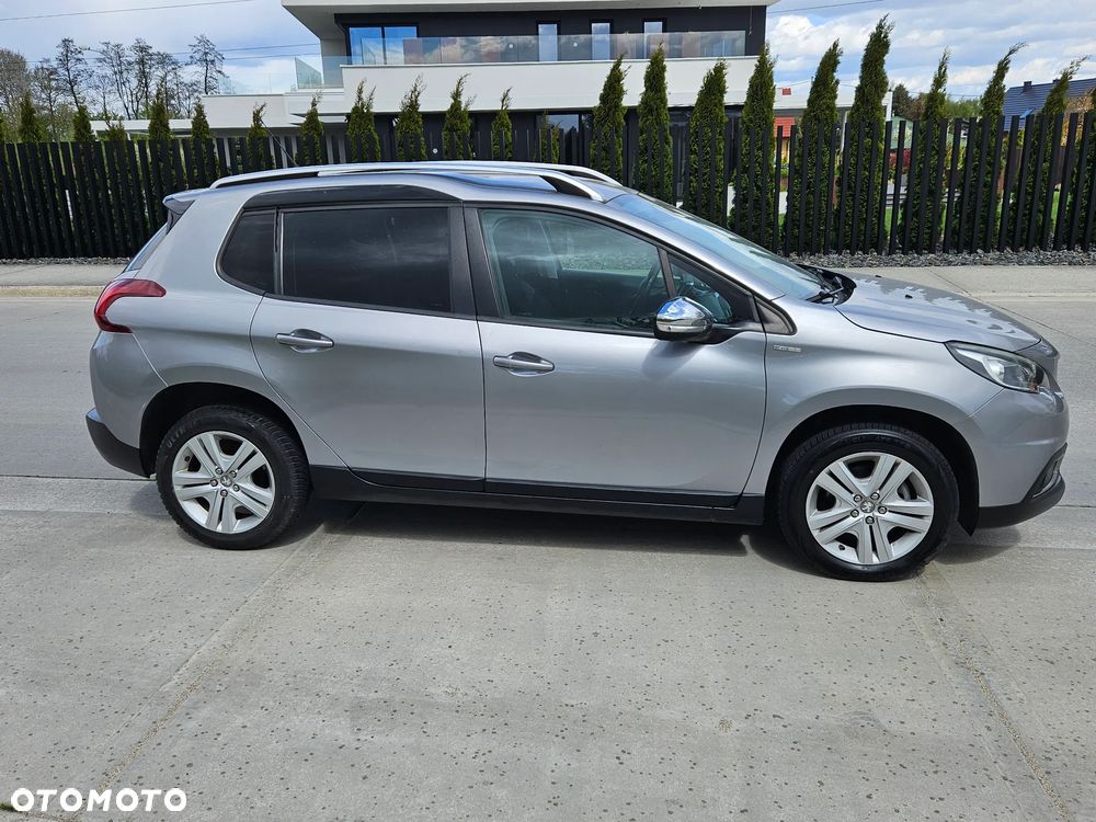 Peugeot 2008 1.2 Pure Tech Style S&S EAT6 - 7