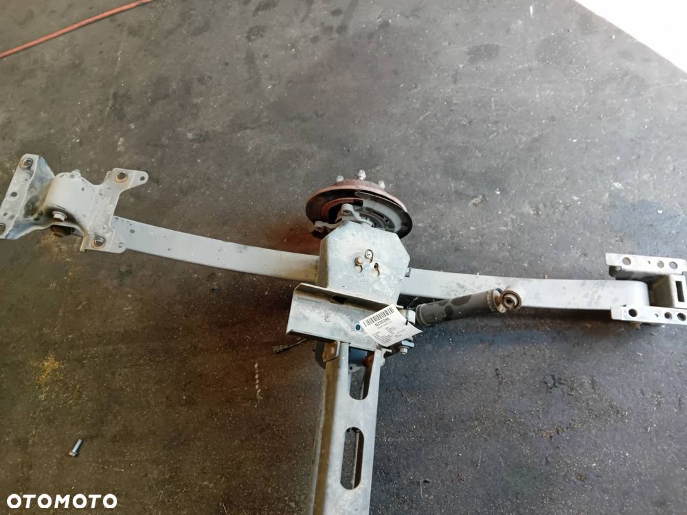 BELKA / SANKI TYŁ RENAULT MASTER III - 2