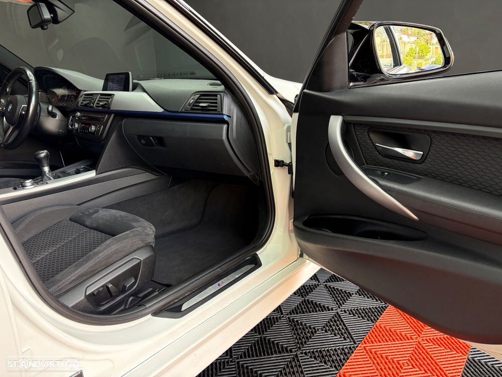 BMW 320 d xDrive Pack M - 44