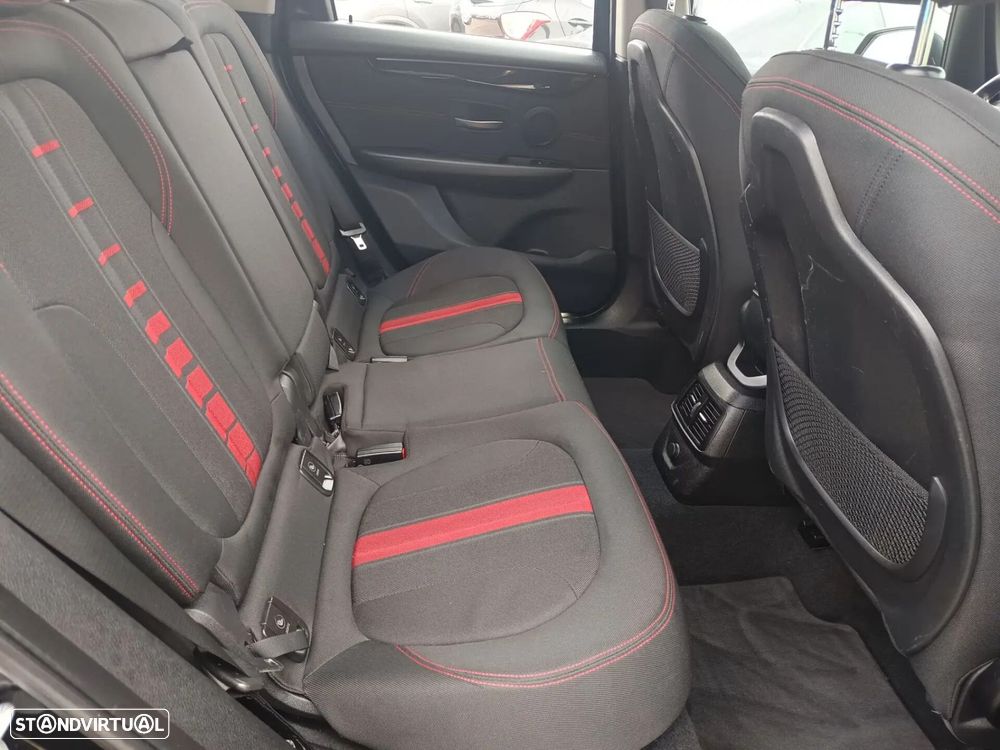 BMW 218 Active Tourer - 12