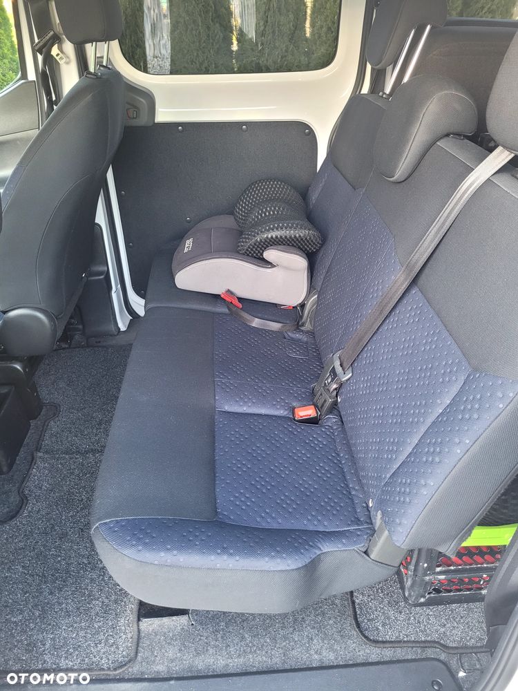 Nissan NV200 Combi 7os - 19