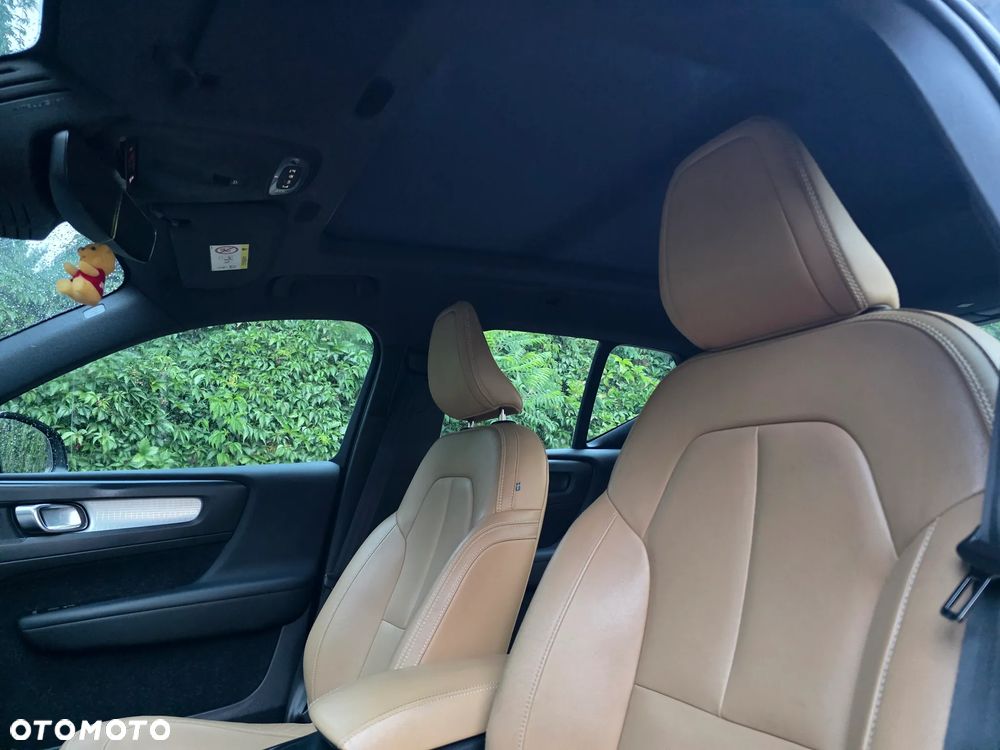 Volvo XC 40 D4 AWD R-Design - 9