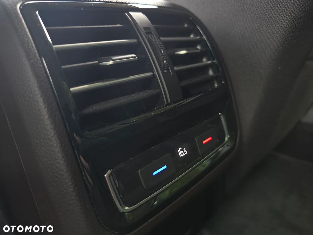 Volkswagen Passat Variant 2.0 TDI SCR BlueMotion Techn 4Mot Trendline - 22