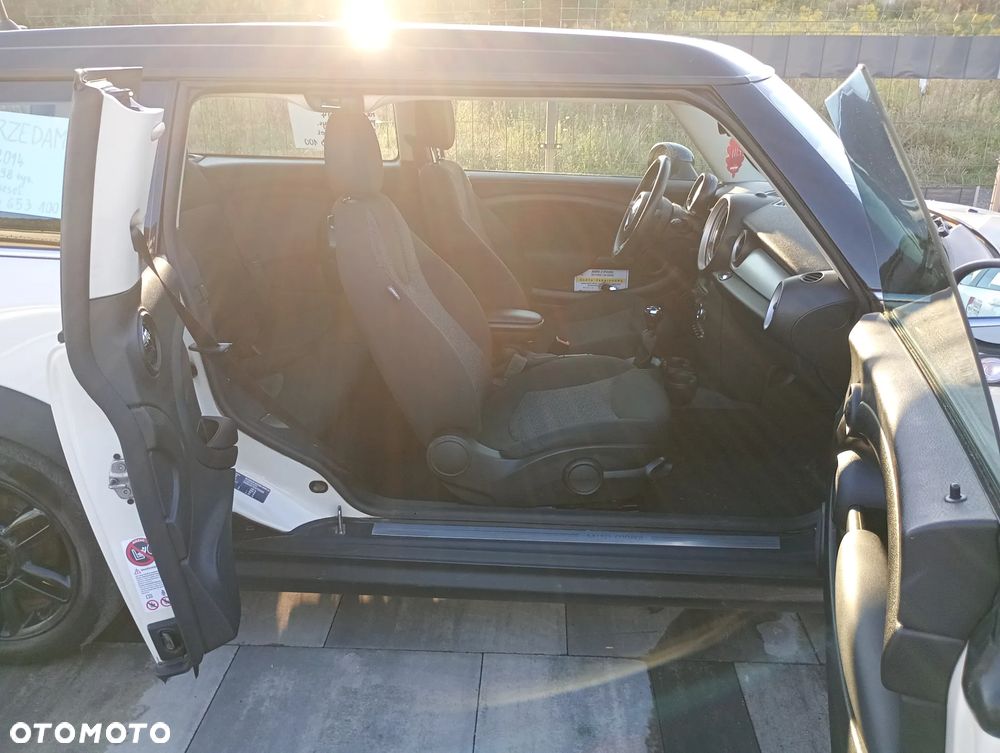 MINI Clubman Cooper D - 13