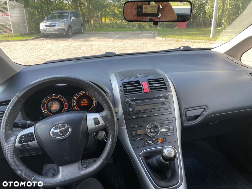 Toyota Auris 1.6 2010 - 8