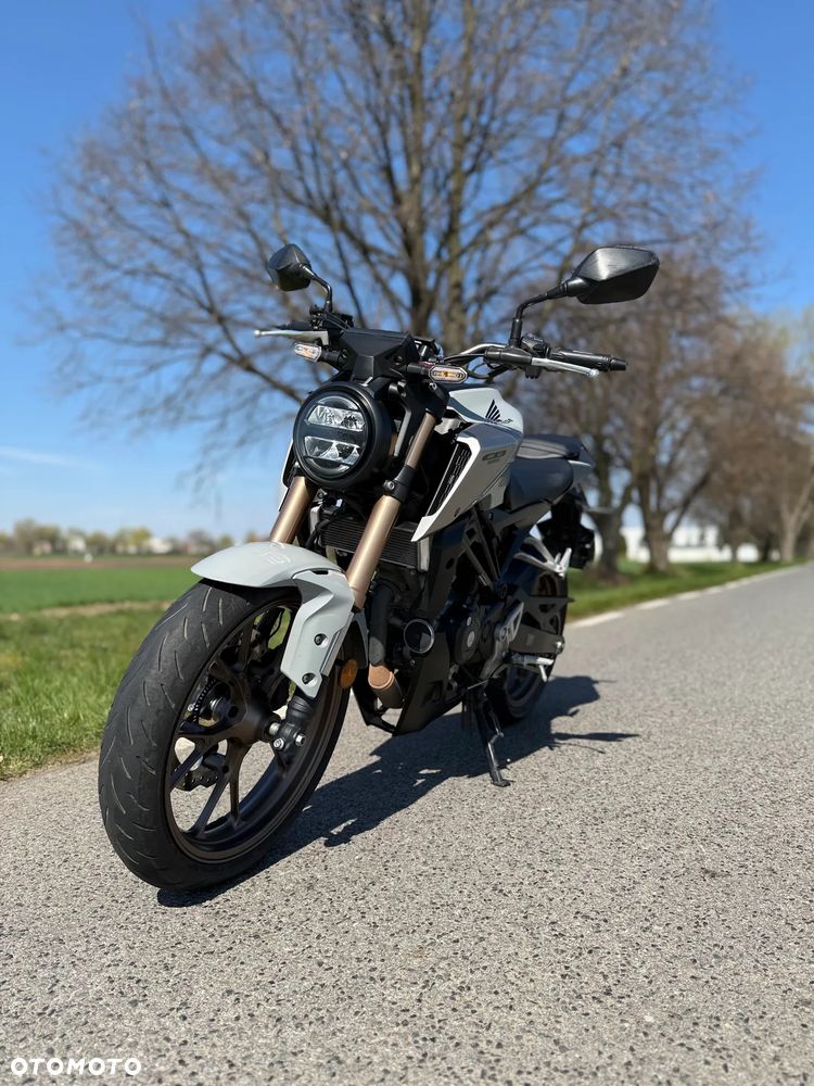 Honda CB - 11