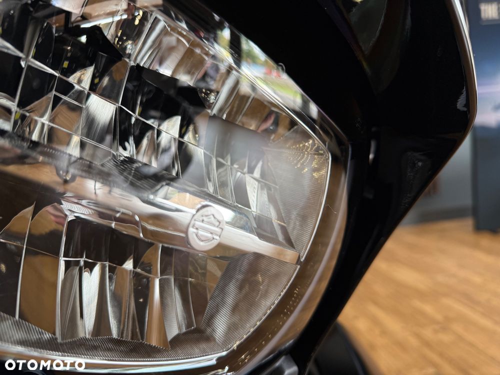 Harley-Davidson Touring Street Glide - 21