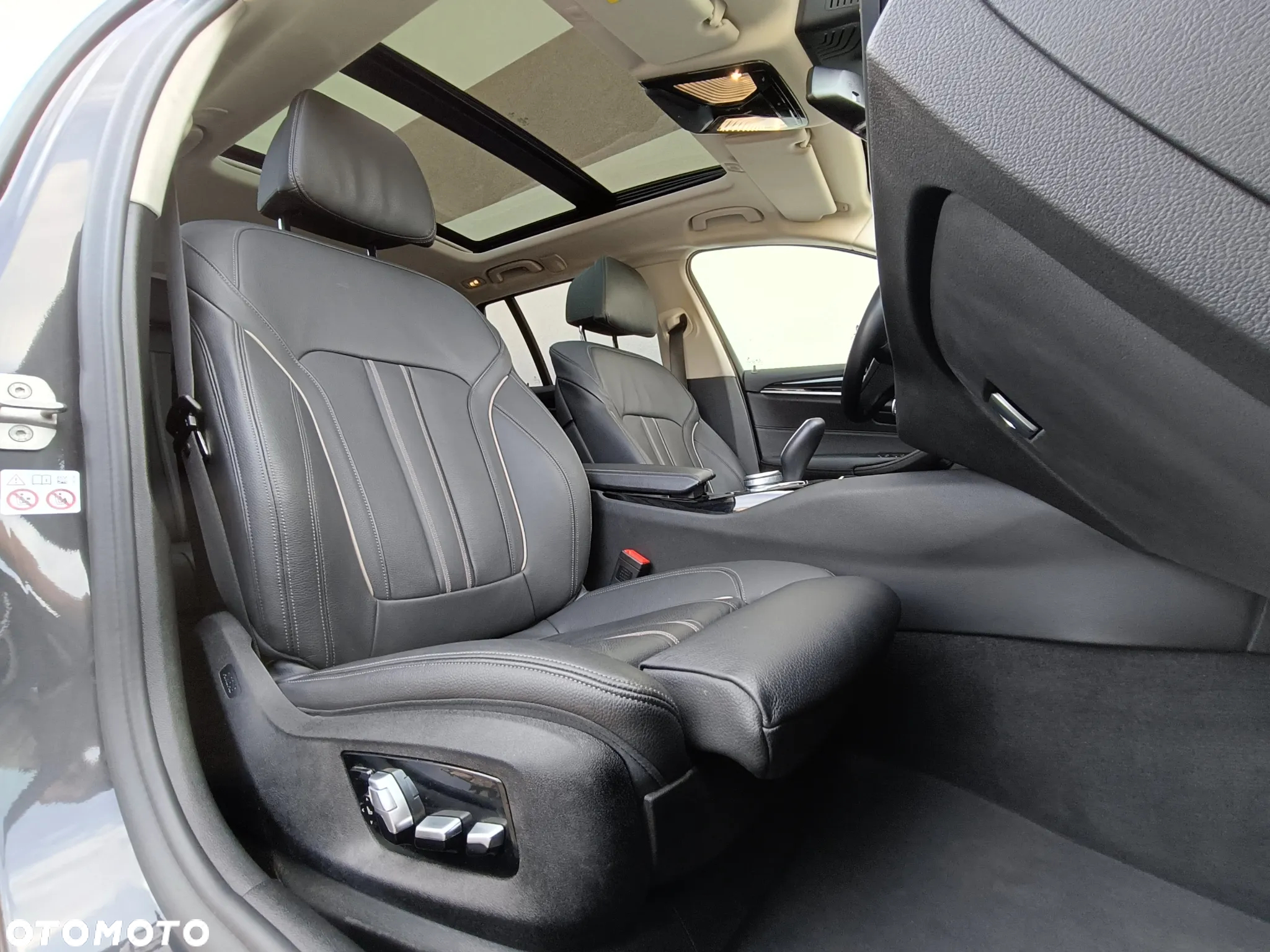 BMW Seria 5 520d Touring Sport Line - 35