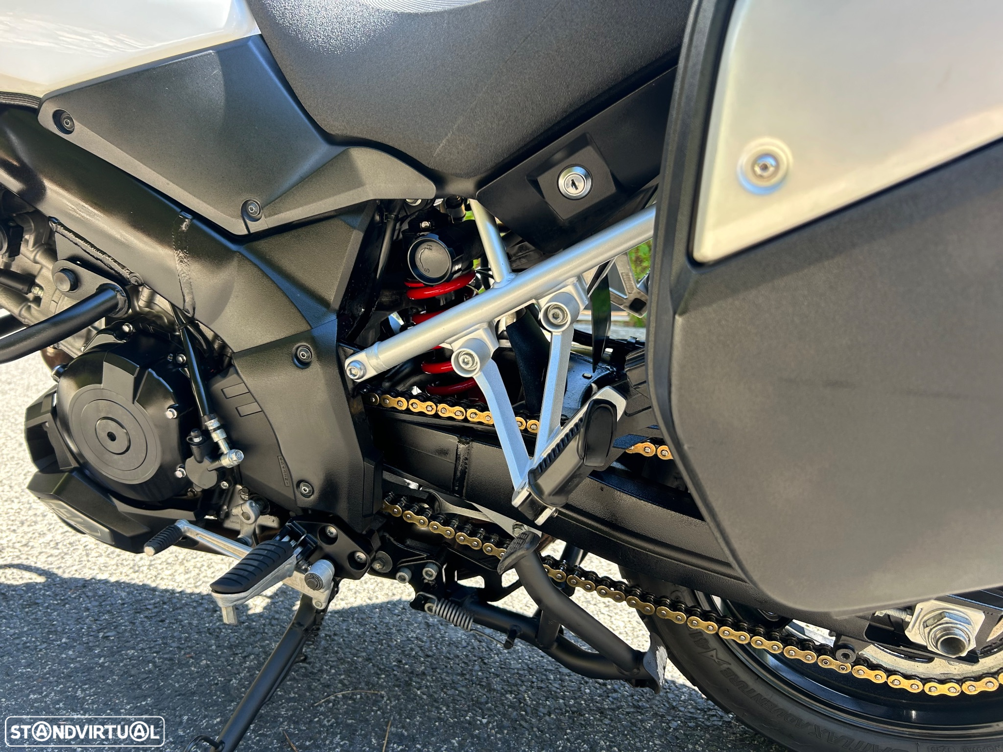 Suzuki V Strom 1000 - 8