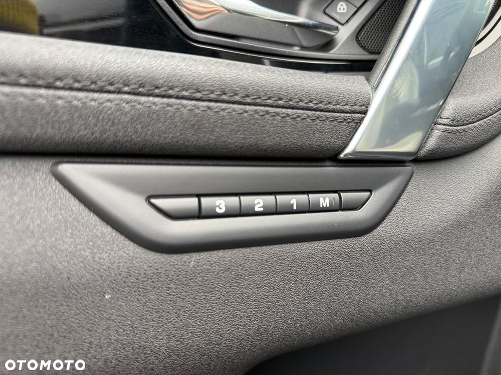 Land Rover Discovery Sport - 21