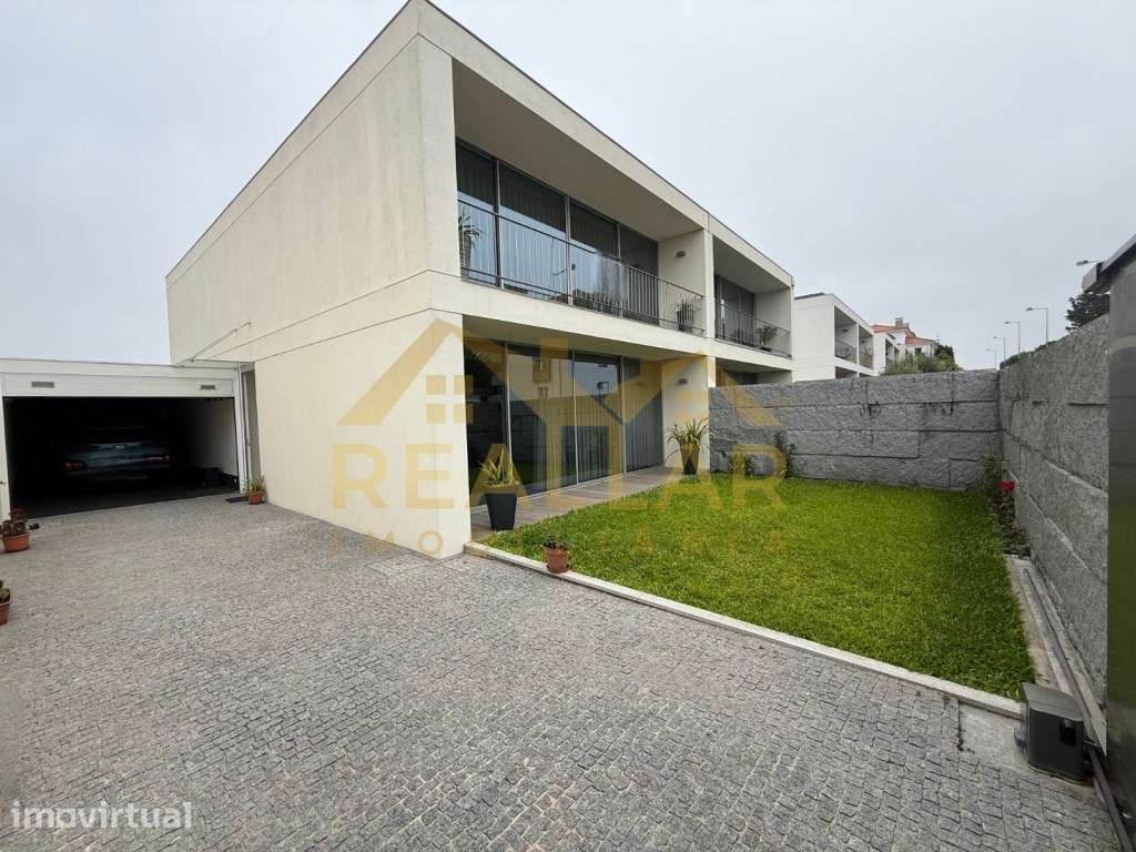 Moradia T3 de luxo em Aver-o-Mar - Grande imagem: 2/33