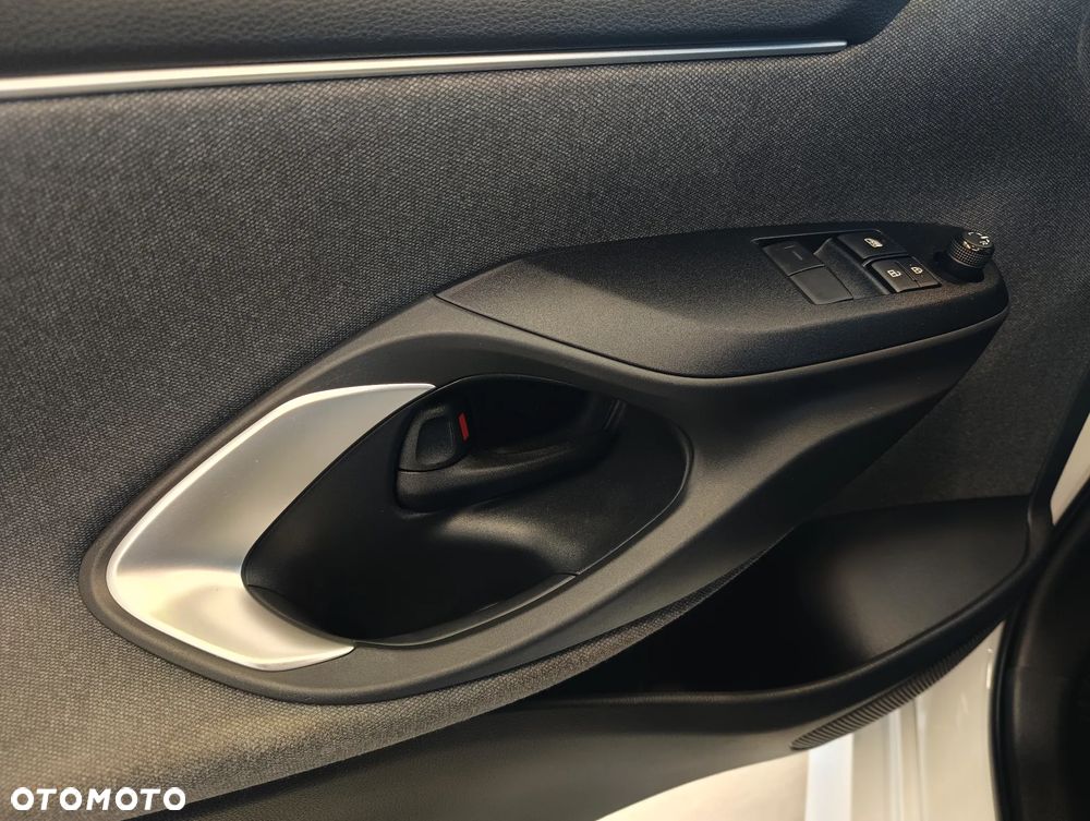 Toyota Yaris - 8