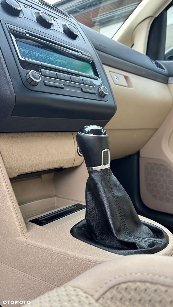 Volkswagen Touran 2.0 TDI DPF Comfortline - 16