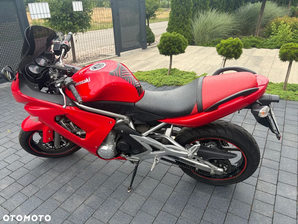 Kawasaki ER - 9