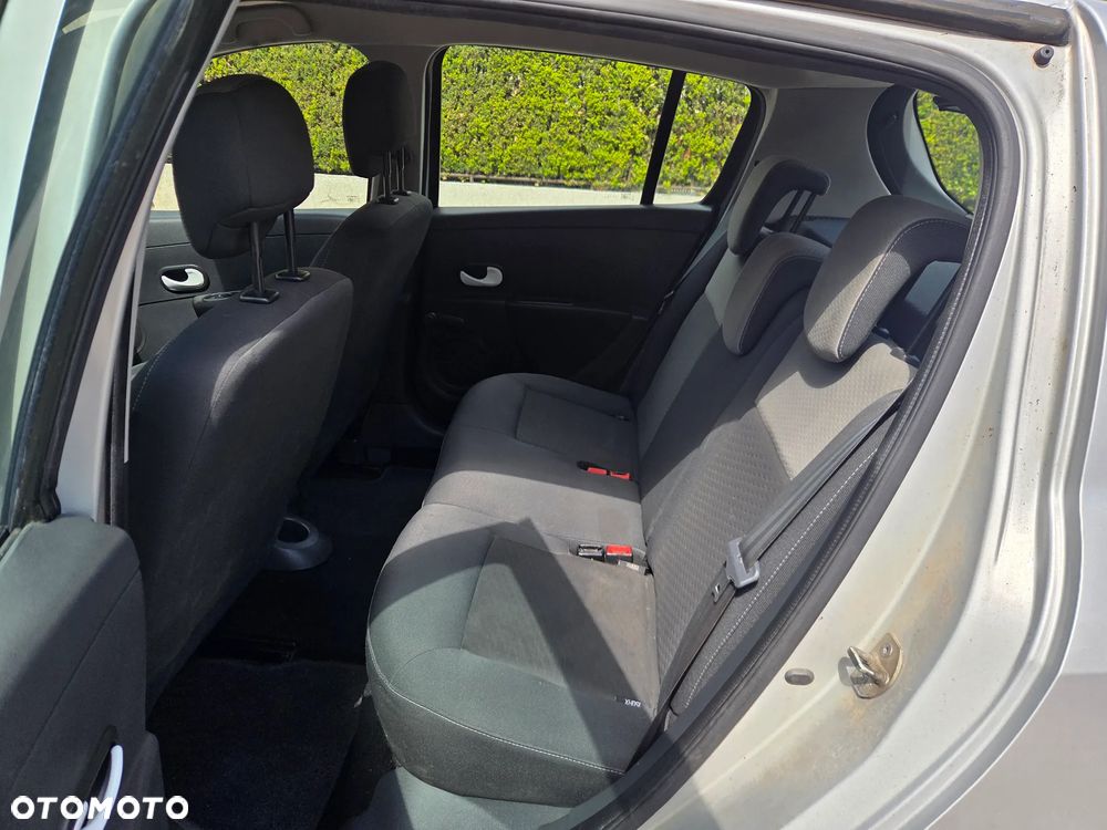 Renault Clio - 16
