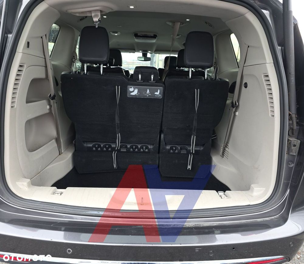 Chrysler Pacifica - 11