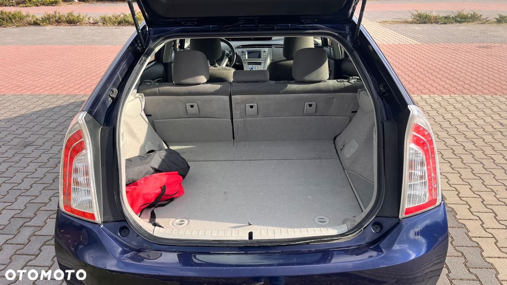 Toyota Prius (Hybrid) - 9