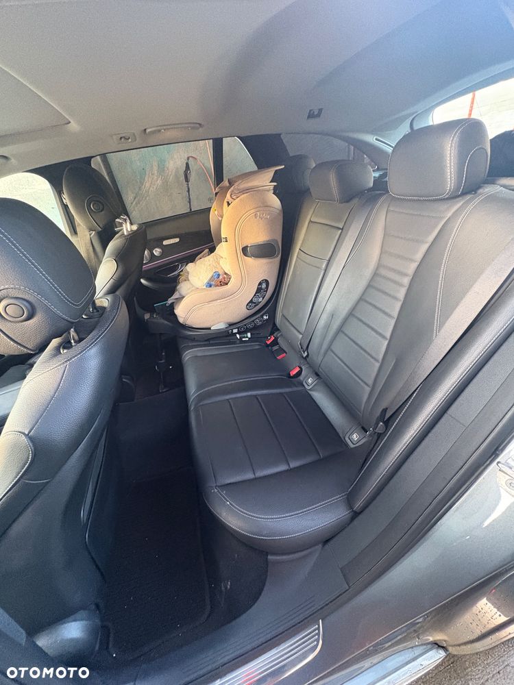Mercedes-Benz Klasa E 400 4Matic 9G-TRONIC Avantgarde - 35