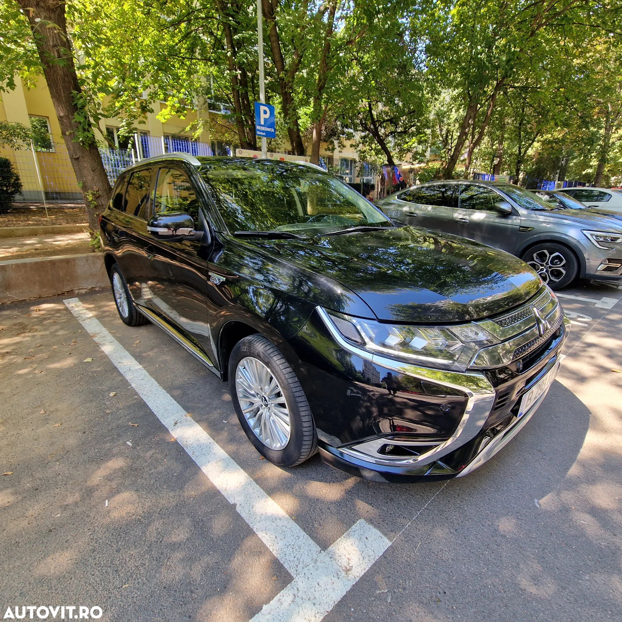 Mitsubishi Outlander PHEV 2.4 L 4X4 Intense - 1