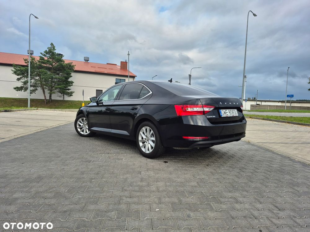 Skoda Superb 2.0 TSI DSG Style - 9