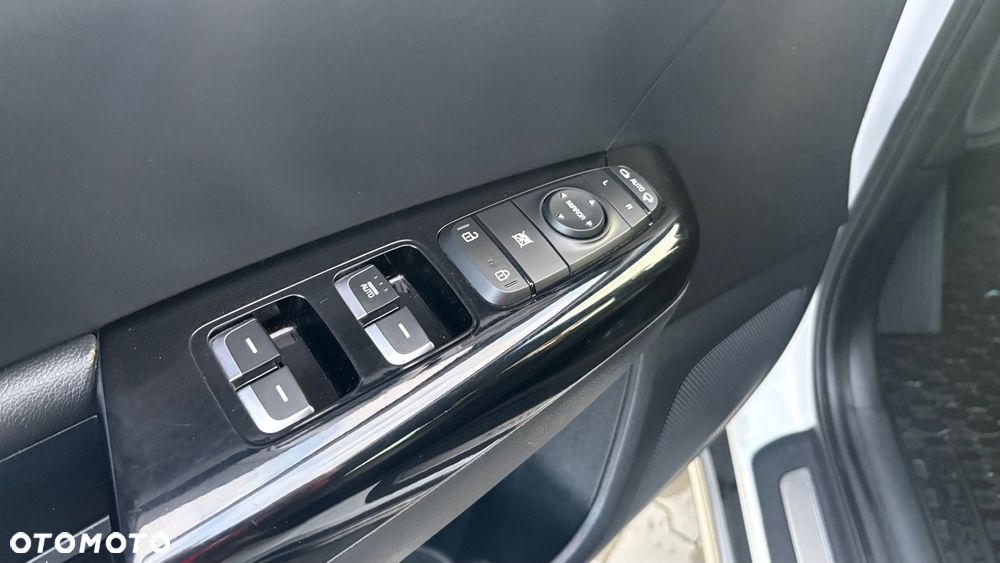 Kia Sportage 1.6 T-GDI AWD DCT GT LINE - 24