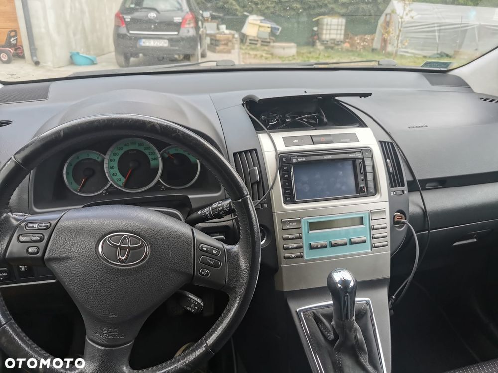 Toyota Corolla Verso 2.2 D-4D DPF Sol - 11