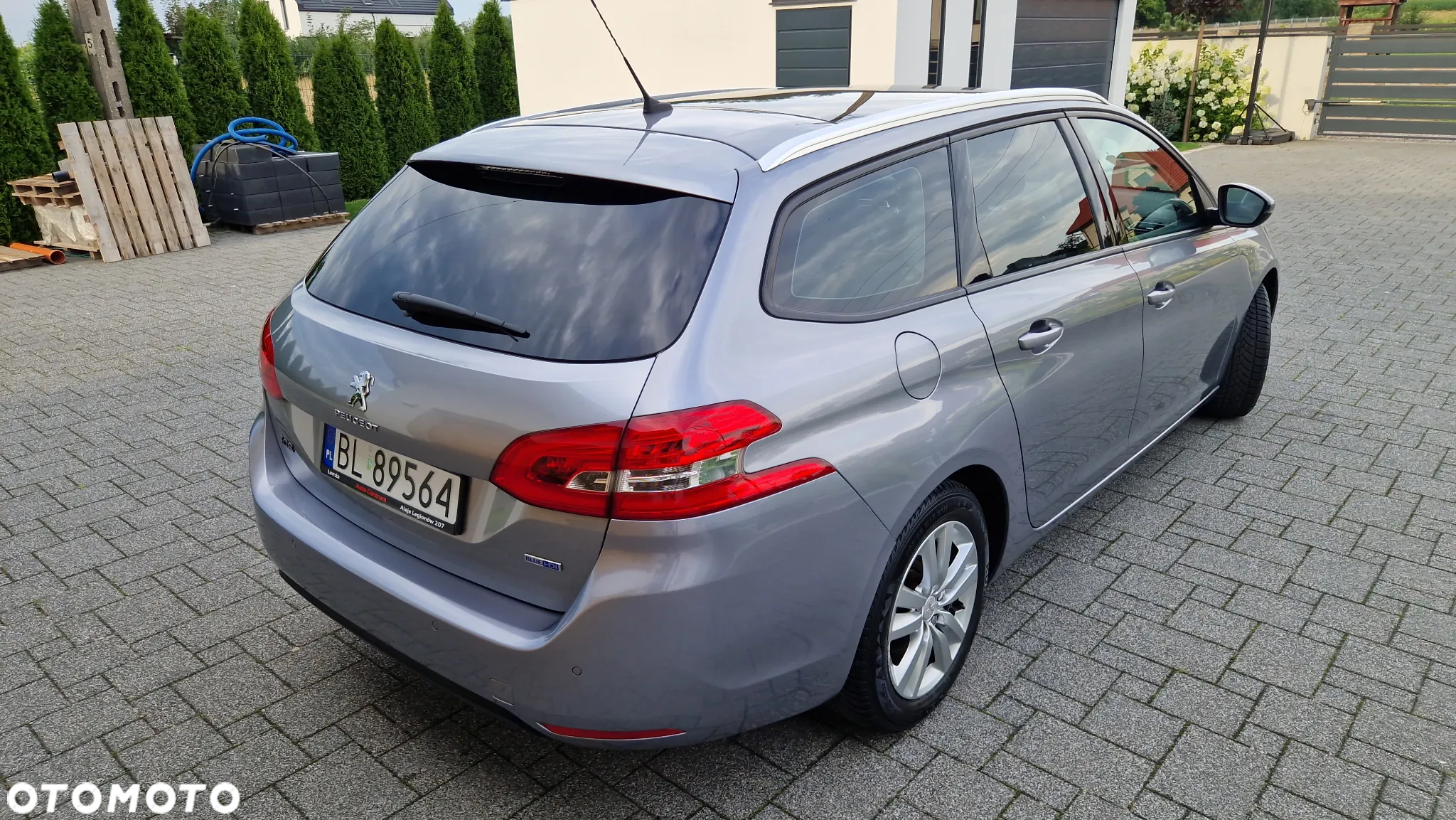 Peugeot 308 SW 1.6 BlueHDi Allure S&S - 32